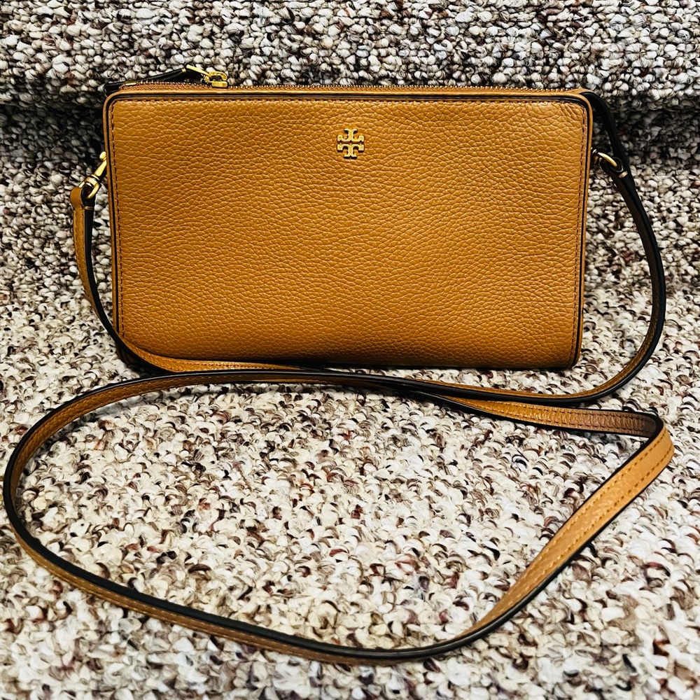 Tory Burch wallet bag